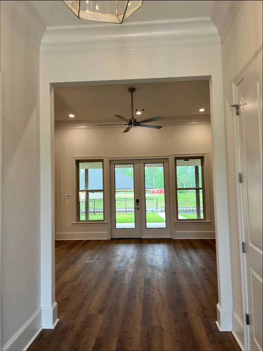 Yellow Fin Springfield entry hall looking into the living room